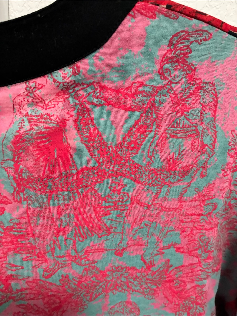Custo Barcelona Red Floral Victorian Angel Print V-Neck Top with Black Trim - Picture 6 of 8